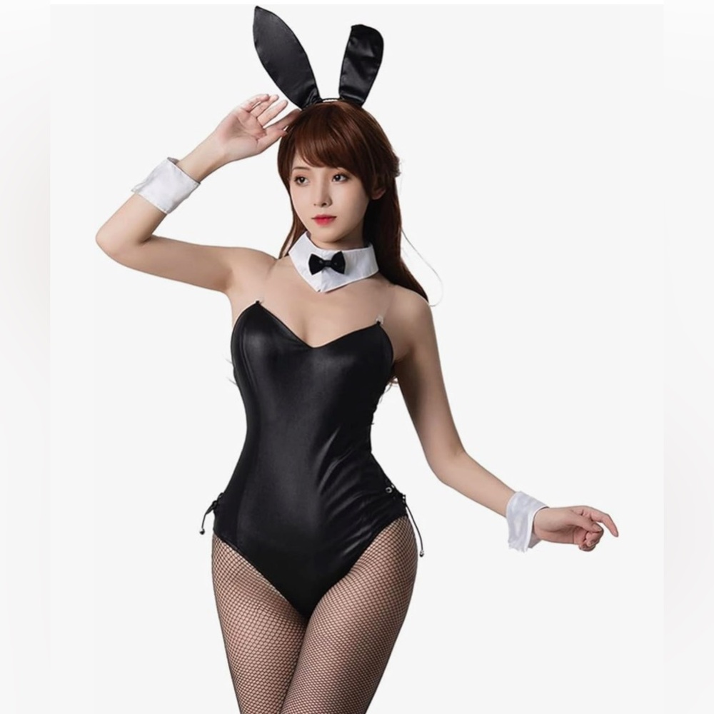 CLASSIC BLACK AND WHITE BUNNY ADULT COSTUME SIZE MEDIUM